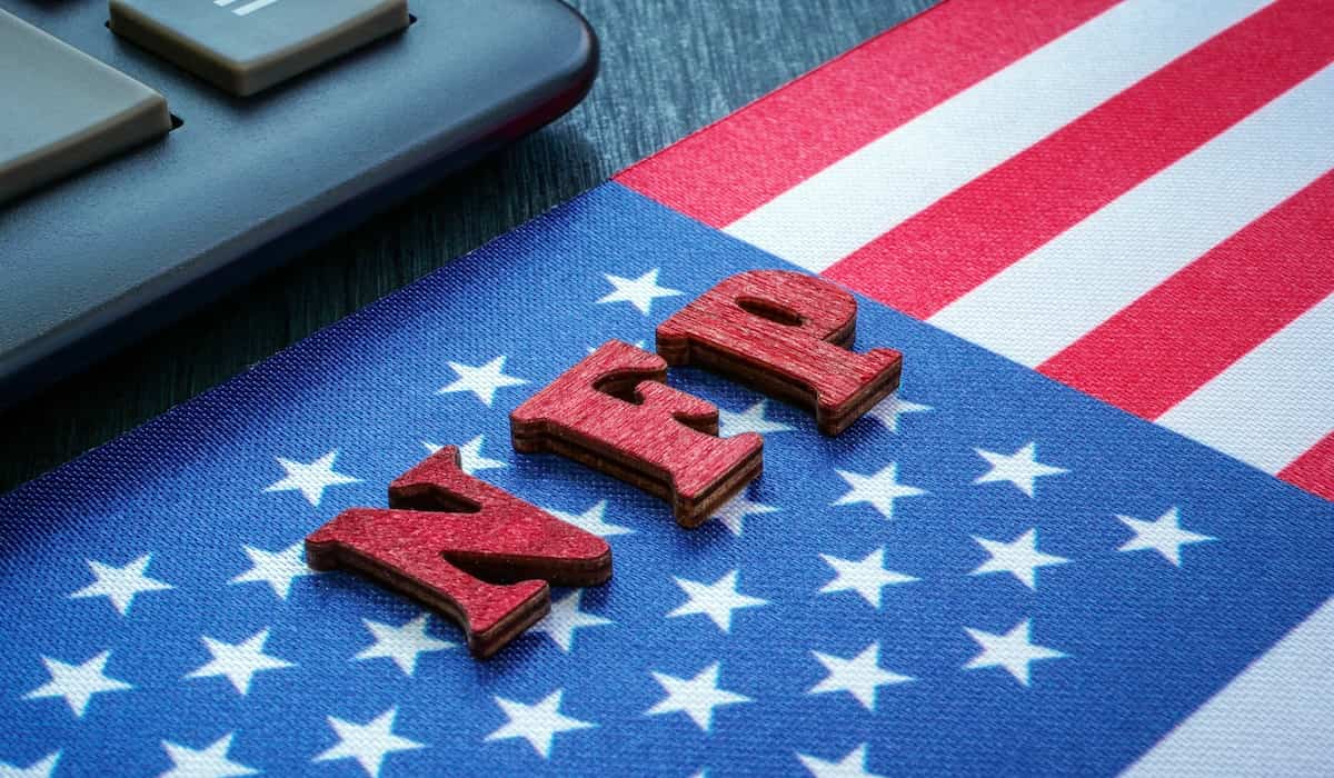 asian-stocks-drop-on-south-korea-political-risks-us-nonfarm-payroll-data-in-focus