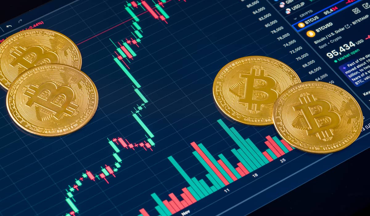 bitcoin-price-rebounds-amid-focus-on-us-cpi-and-tether-relocate-hq-to-el-salvador