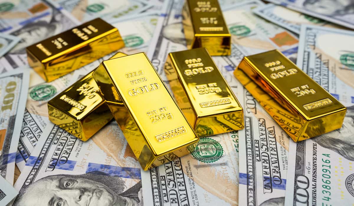 gold-prices-dip-stronger-dollar-and-fed-hawkish-stance-weigh-nonfarm-payrolls-in-focus