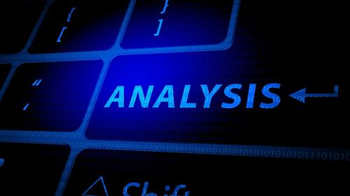 Blue keyboard with word ANALYSIS and arrow